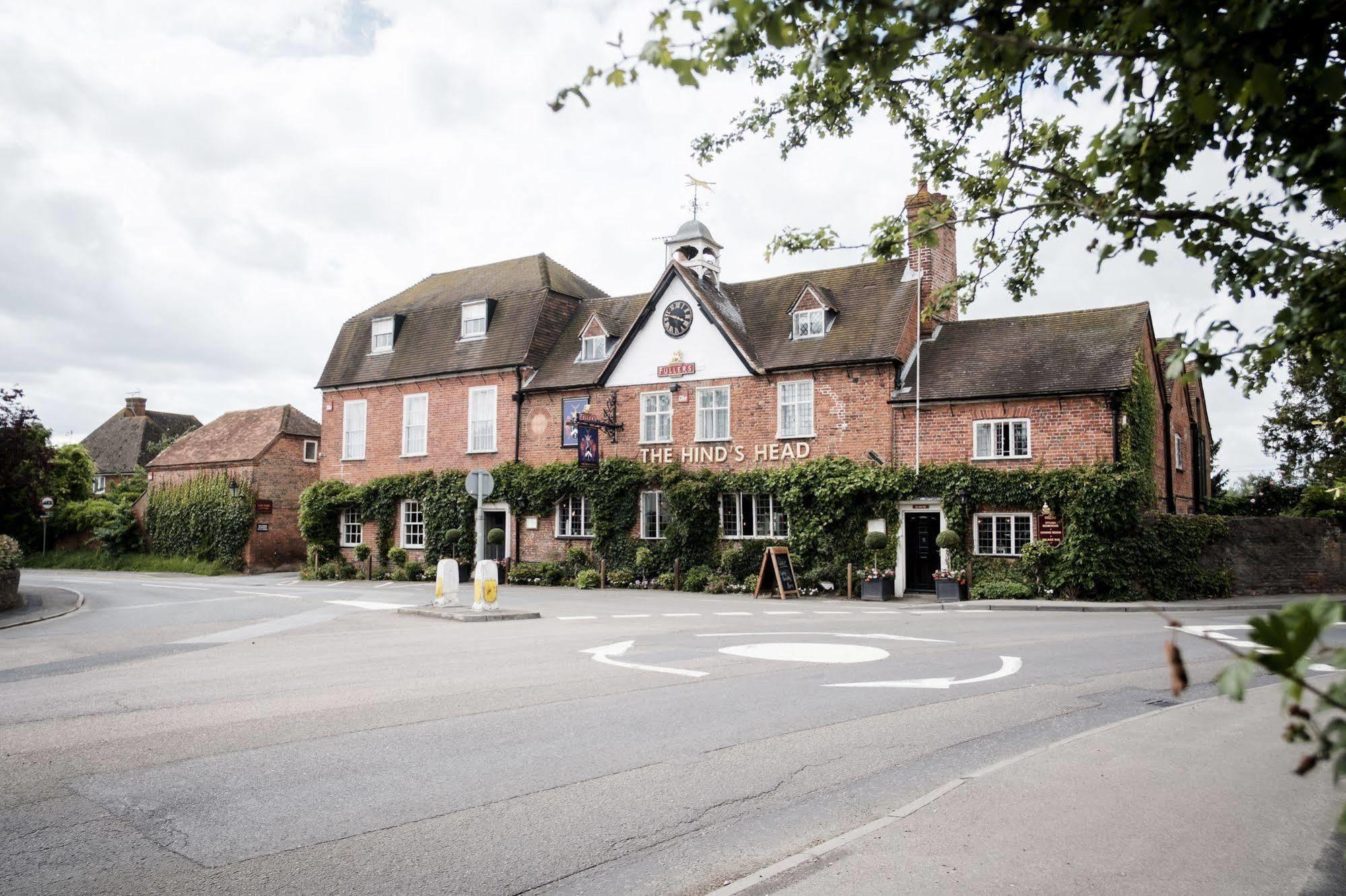 Hinds Head Hotel Олдърмастън Екстериор снимка