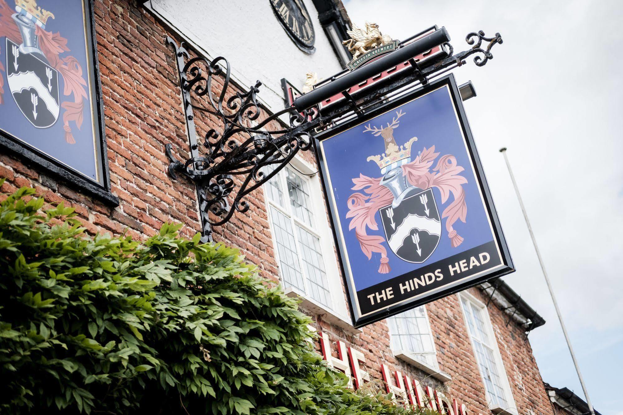 Hinds Head Hotel Олдърмастън Екстериор снимка